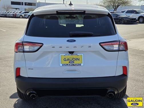 Oxford White 2022 Ford Escape SE