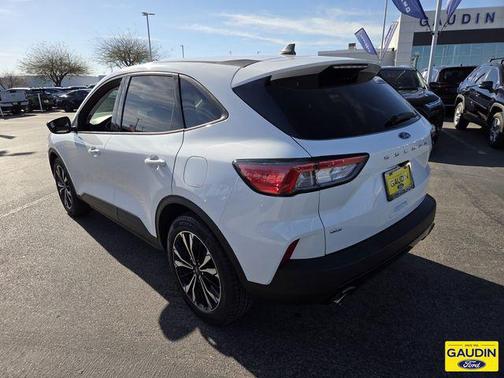 Oxford White 2022 Ford Escape SE