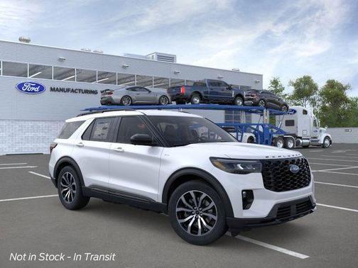 Star White Metallic Tri-Coat 2026 Ford Explorer ST-Line