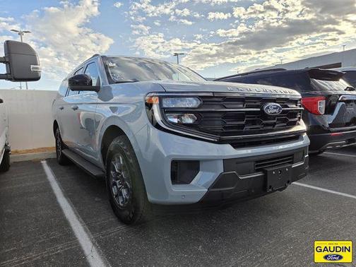 Glacier Gray Metallic TriCoat 2025 Ford Expedition Max Active 4x4