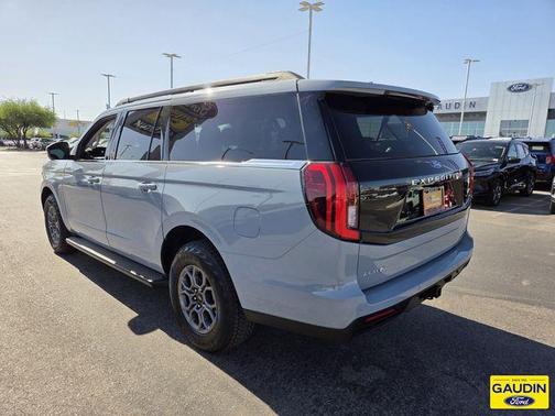 Glacier Gray Metallic TriCoat 2025 Ford Expedition Max Active 4x4