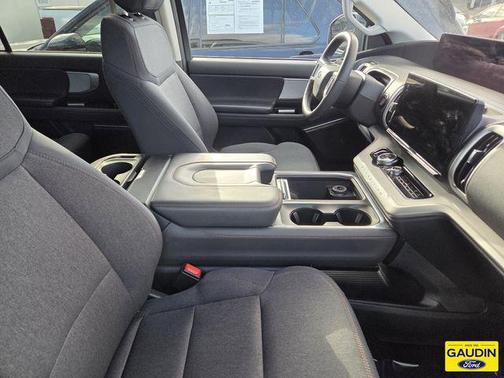 Glacier Gray Metallic TriCoat 2025 Ford Expedition Max Active 4x4