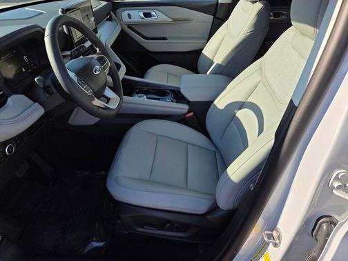 Space White Metallic 2026 Ford Explorer Active