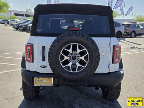 Oxford White 2023 Ford Bronco Badlands