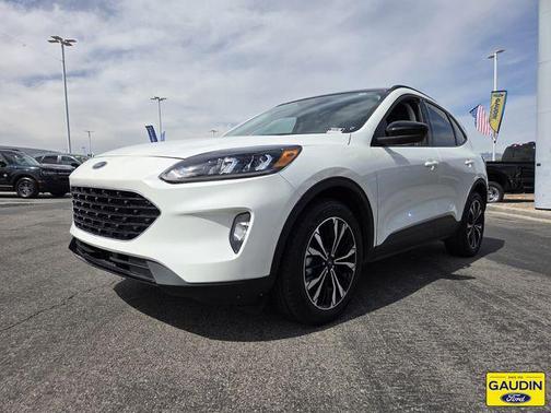 Star White Metallic Tri-Coat 2022 Ford Escape SEL