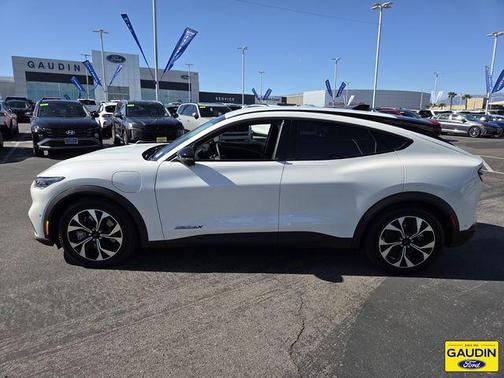 Star White Metallic Tri-Coat 2024 Ford Mustang Mach-E Select