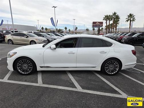 2019 Kia K900 Luxury