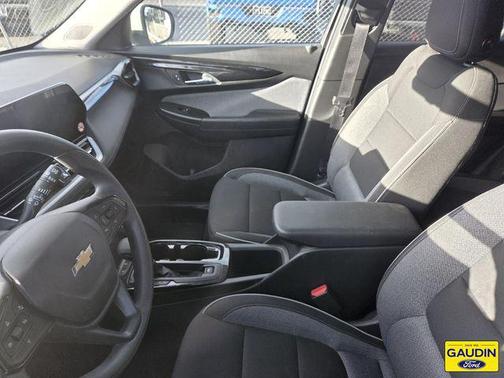Summit White 2025 Chevrolet Trailblazer LT
