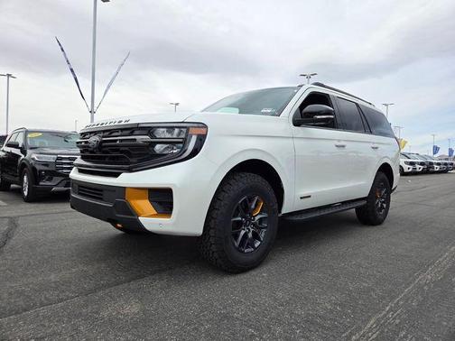 Star White Metallic Tri-Coat 2026 Ford Expedition Tremor
