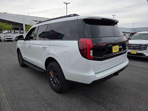 Star White Metallic Tri-Coat 2026 Ford Expedition Tremor
