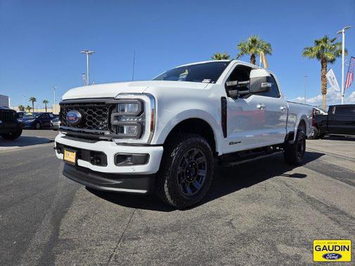 Oxford White 2023 Ford F-250 Lariat