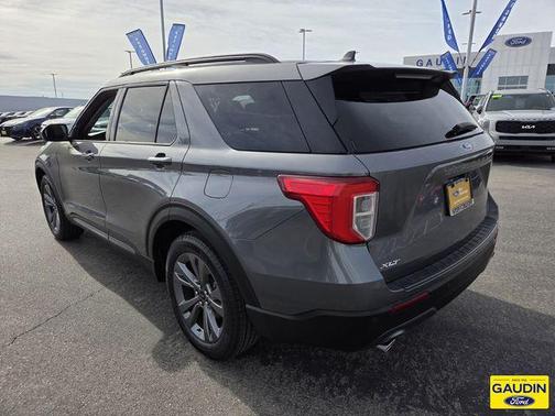 Carbonized Gray Metallic 2022 Ford Explorer XLT