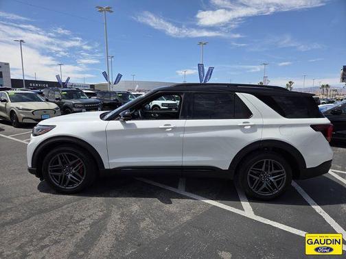 Star White Metallic Tri-Coat 2025 Ford Explorer ST