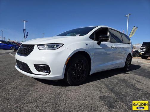 2024 Chrysler Pacifica Hybrid S Appearance Pkg