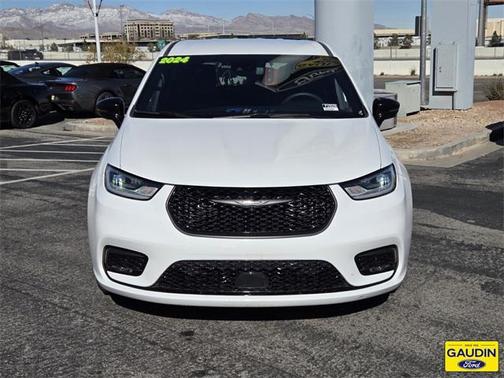 2024 Chrysler Pacifica Hybrid S Appearance Pkg