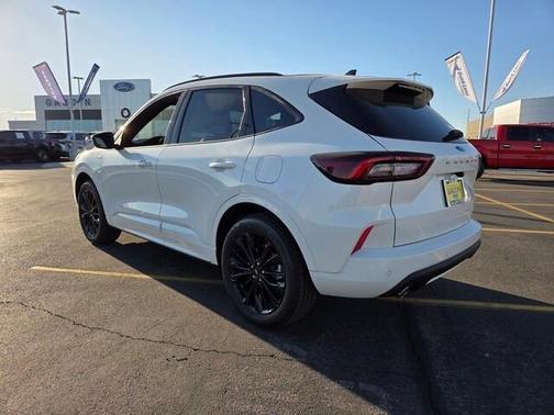 2026 Ford Escape ST-Line Elite