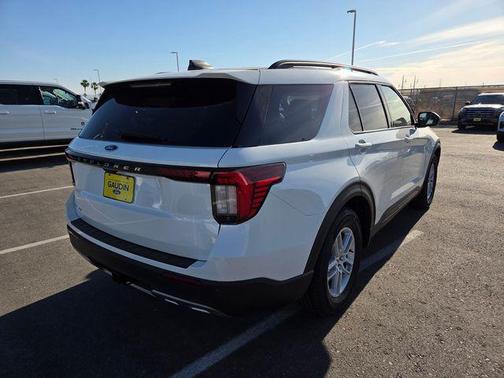 Star White Metallic Tri-Coat 2026 Ford Explorer Active