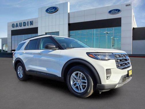 Star White Metallic Tri-Coat 2026 Ford Explorer Active