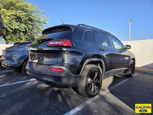 2016 Jeep Cherokee Altitude