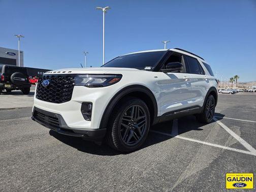 Star White Metallic Tri-Coat 2025 Ford Explorer ST-Line