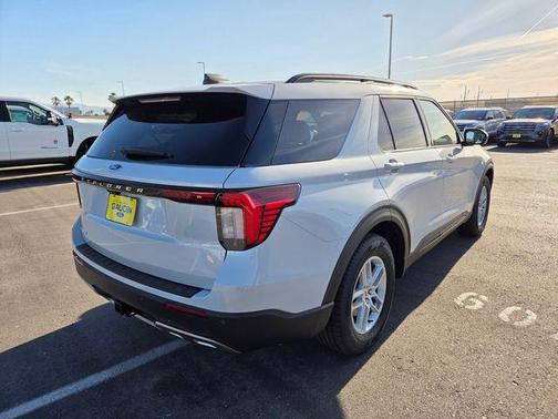 Space White Metallic 2026 Ford Explorer Active