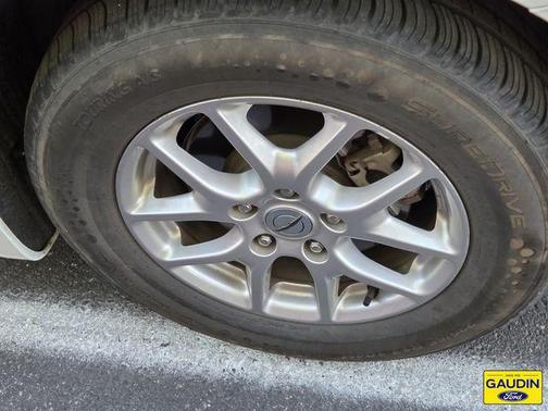 Bright White Clearcoat 2024 Chrysler Pacifica Touring L