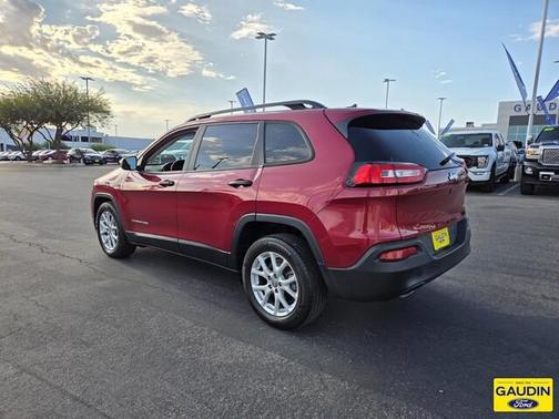 2017 Jeep Cherokee Sport