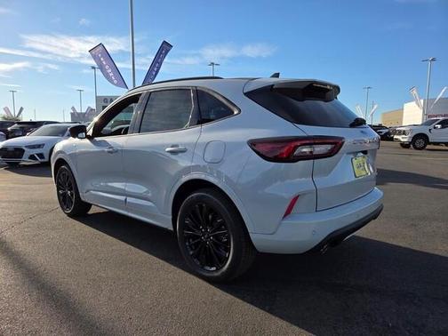 2026 Ford Escape ST-Line Elite