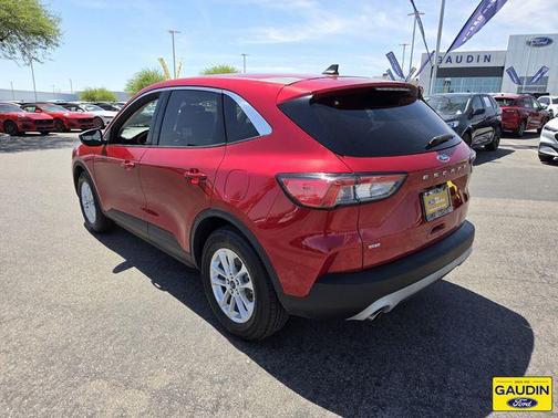 Rapid Red Metallic Tinted Clearcoat 2022 Ford Escape SE