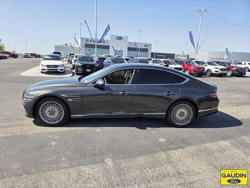 Makalu Gray 2022 Genesis G80 2.5T RWD