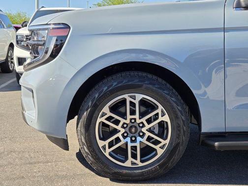 Glacier Gray Metallic Tri-Coat 2026 Ford Expedition Max Active 4x4