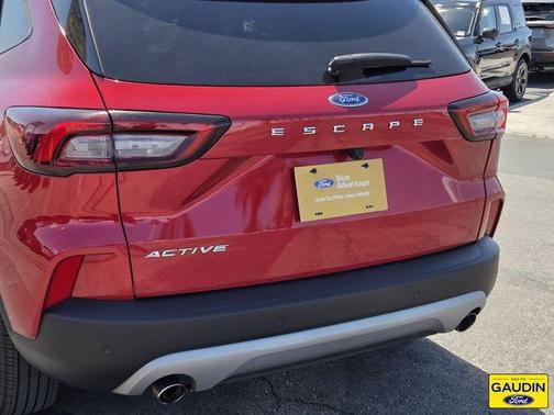 Rapid Red Metallic Tinted Clearcoat 2025 Ford Escape Active