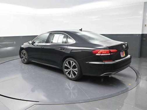 2022 Volkswagen Passat 2.0T SE