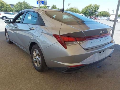 2021 Hyundai ELANTRA SE