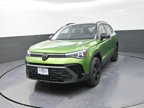 2026 Volkswagen Taos SE Black