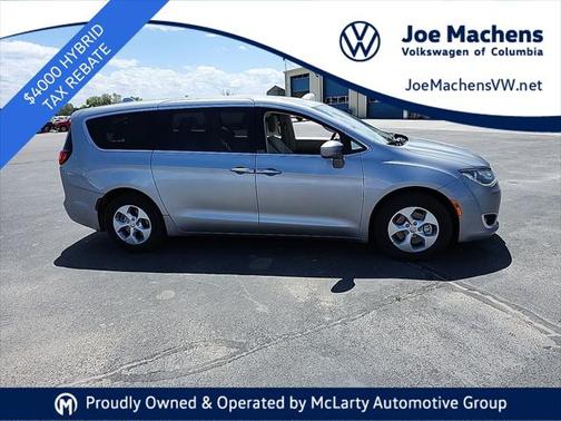2017 Chrysler Pacifica Hybrid Touring Plus