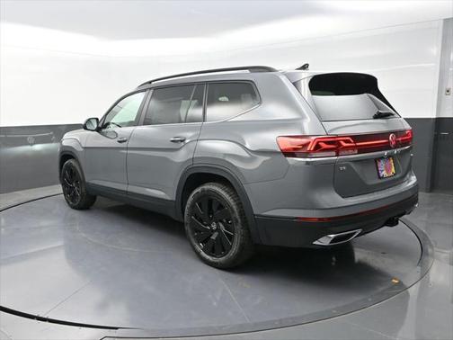 2025 Volkswagen Atlas 2.0T SE w/Technology 4MOTION