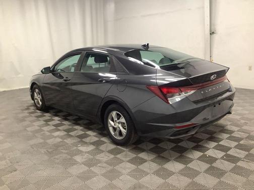 2021 Hyundai ELANTRA SE