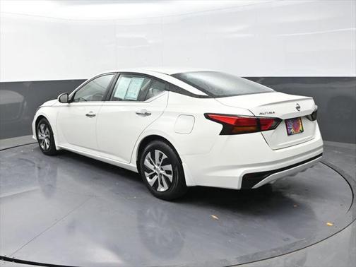 2022 Nissan Altima S FWD