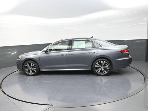 2022 Volkswagen Passat 2.0T SE