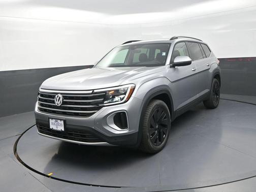 Silvermistmetal 2026 Volkswagen Atlas 2.0T SE w/Technology 4MOTION