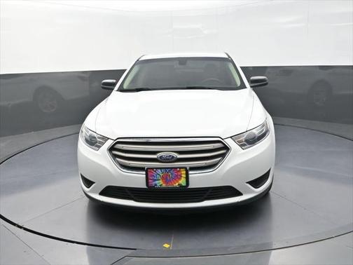 2018 Ford Taurus SE