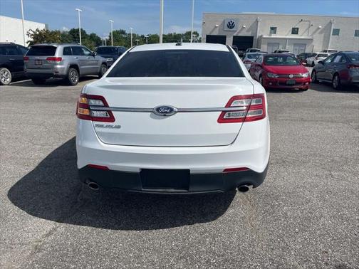 2018 Ford Taurus SE