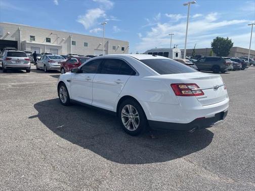 2018 Ford Taurus SE