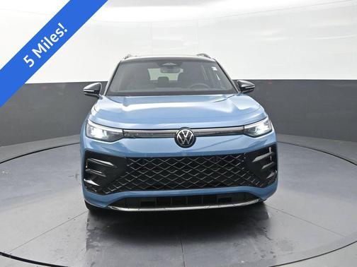 Monterey Blue w/Deep Black Roof 2026 Volkswagen Tiguan 2.0T SE R-Line Black 4MOTION