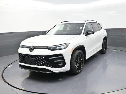 2025 Volkswagen Tiguan 2.0T SE R-Line Black 4MOTION