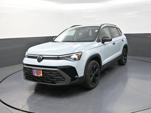 2025 Volkswagen Taos 1.5T SE Black