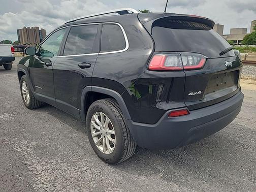 Diamond Black Crystal Pearlcoat 2019 Jeep Cherokee Latitude