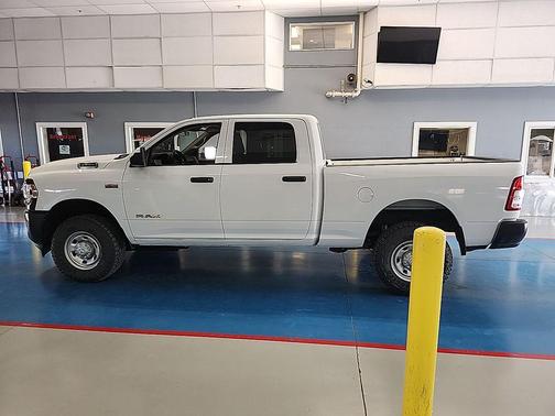2020 RAM 2500 Tradesman Crew Cab 4X4 6'4' Box
