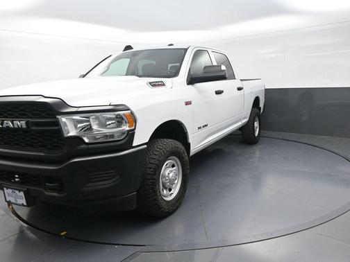 2020 RAM 2500 Tradesman Crew Cab 4X4 6'4' Box